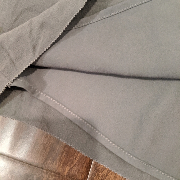 Cute Grey Cropped Button Up ✨ - Picture 4 of 5